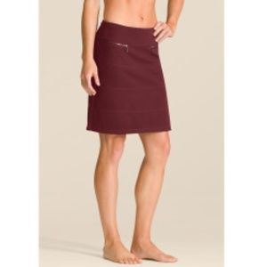 Athleta Strata Skirt Cherrywood